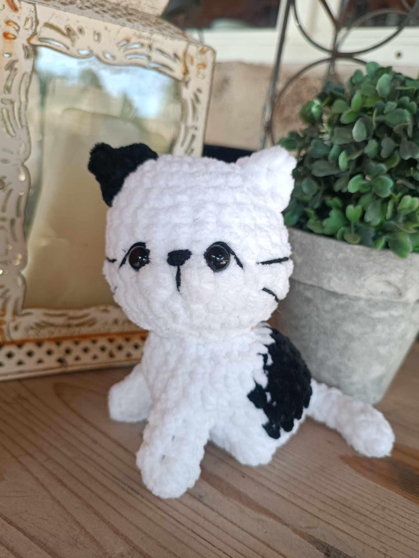 Crochet Kittens / handmade cats / customizable / crochet handmade plushies