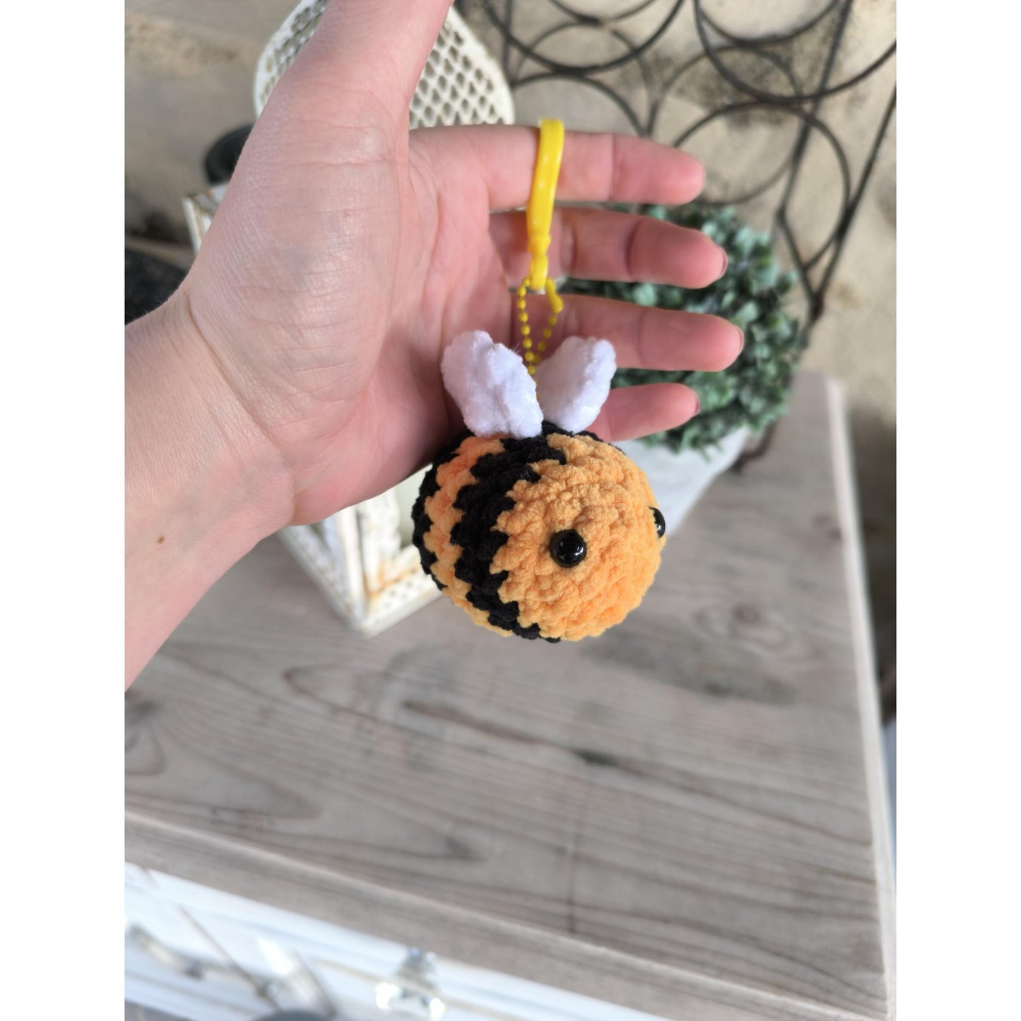 Crochet Bee Keychain – Handmade Bag Buddy – Amigurumi Bee Plush – OEKO-TEX Chenille Yarn – Cute Gift – Small Stuffed Animal