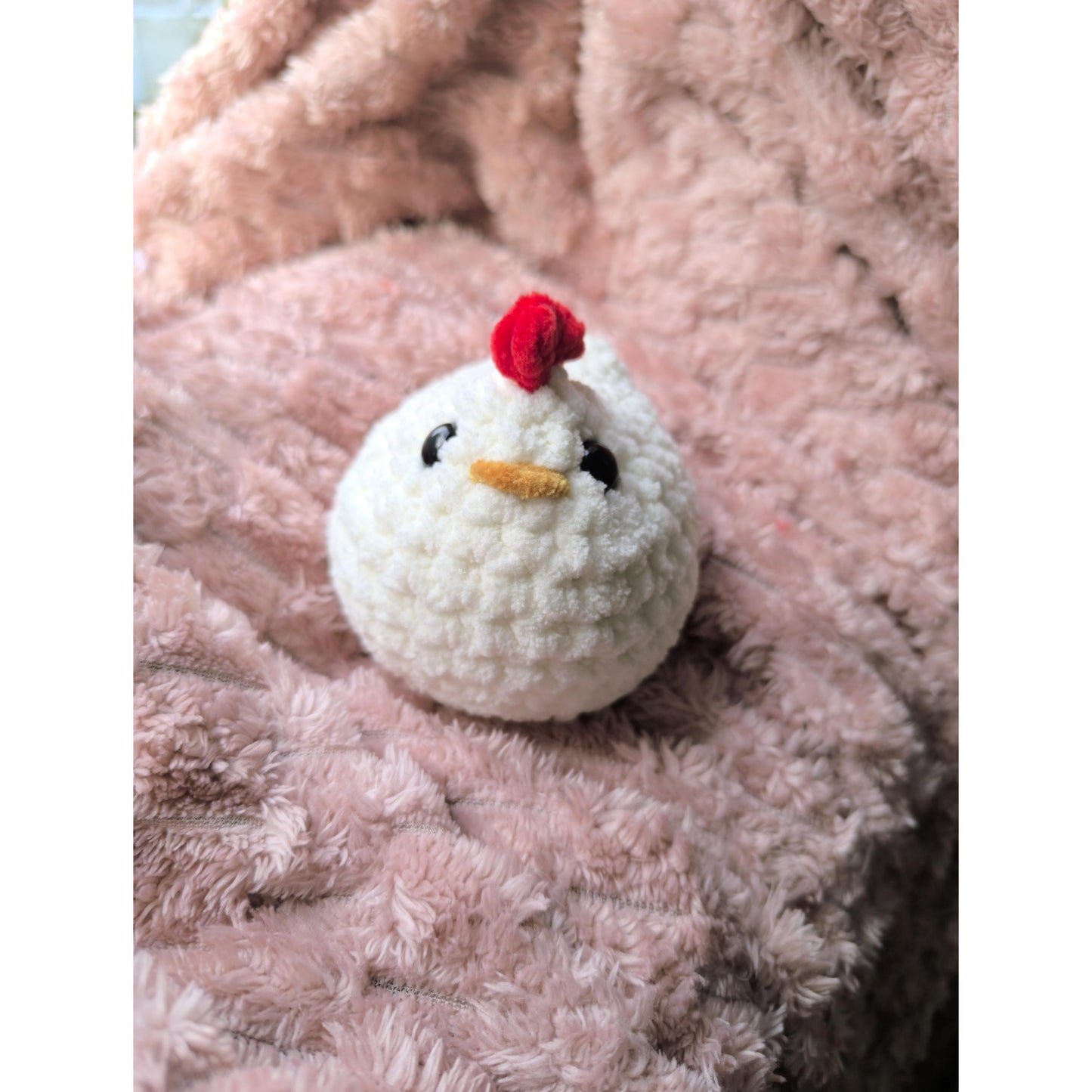 Handmade Crochet Chicken Plush | 9cm Soft Toy | Oeko-Tex Chenille Yarn | Hypoallergenic Gift | Farm Animal Decor | Amigurumi Chicken