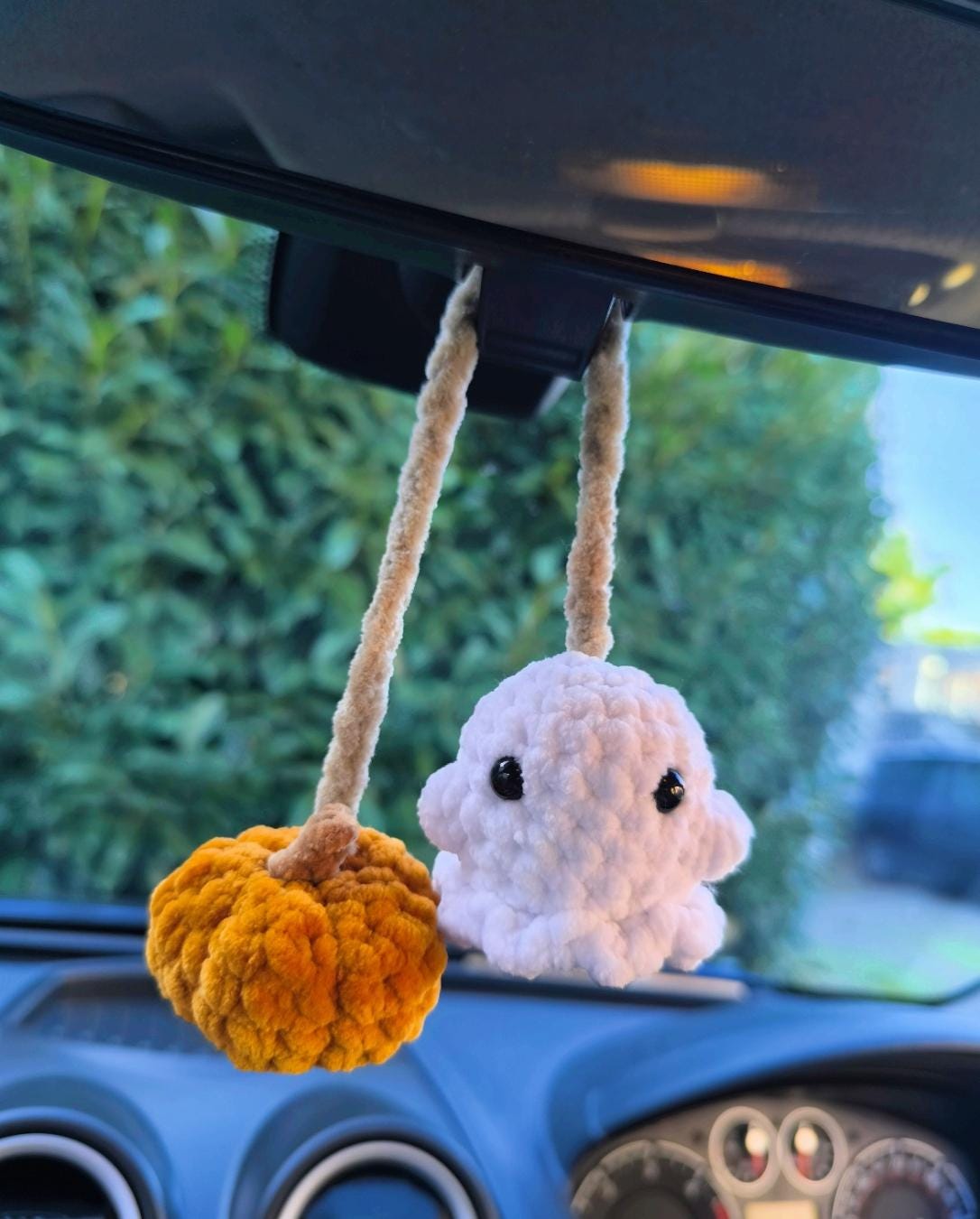 Handmade Swinging Ghost & Pumpkin Rearview Mirror Charms – Spooky Car Accessories for Halloween