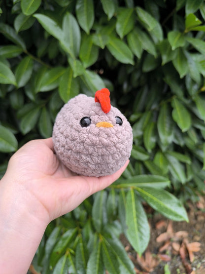 Handmade Crochet Chicken Plush | 9cm Soft Toy | Oeko-Tex Chenille Yarn | Hypoallergenic Gift | Farm Animal Decor | Amigurumi Chicken