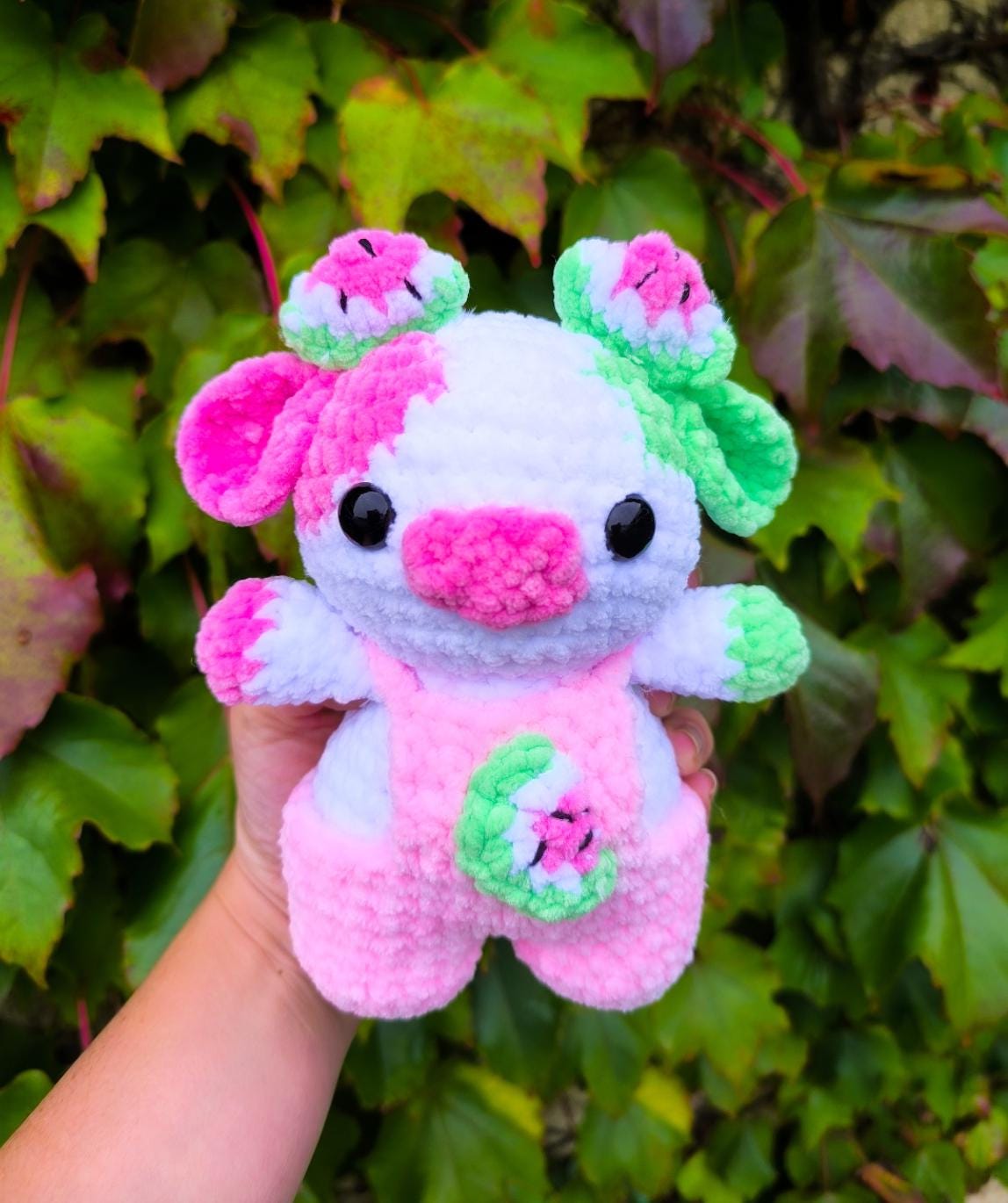Handmade Crochet watermelon Cow Plushie – Soft Chenille Yarn Toy – Kawaii Cow Stuffed Animal – Custom Baby-Safe Gift – 24cm Amigurumi Cow