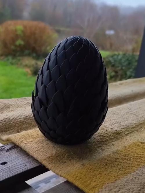 Crocheted Night Dragon in 3D Printed Dragon Egg – 28 cm Dragon – Fantasy Dragon Plush – Handmade Gift for Dragon Lovers