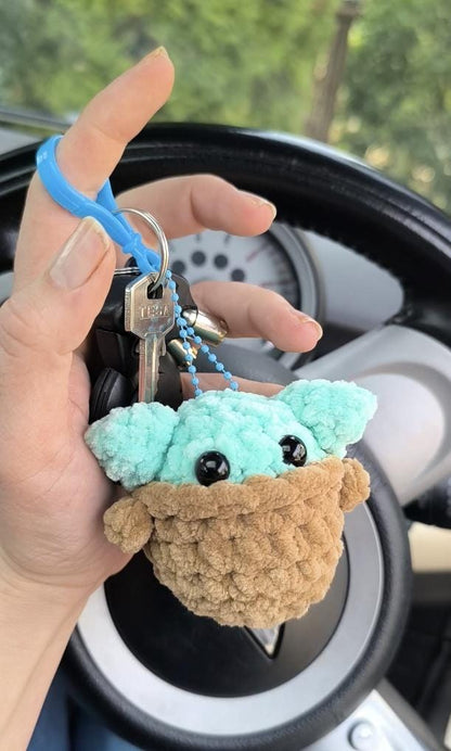 Retro swinging baby green alien an key chain car set perfect car gift